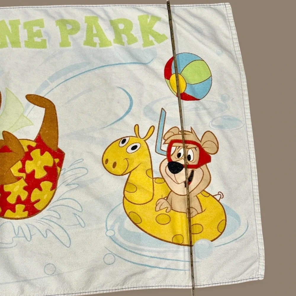 Vintage Yogi Bear Boo-Boo Cindy Jellystone Park Beach Towel 90s White Cartoon